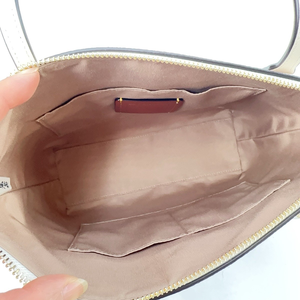 NWT Coach Fiona Zip Tote Bag With Heart Print CW397 | eBay