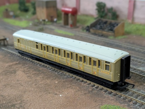 Hornby R1129-42892 LNER Gresley Teak Composite Coach 42892 - Split aus Set | Zustand: Used
