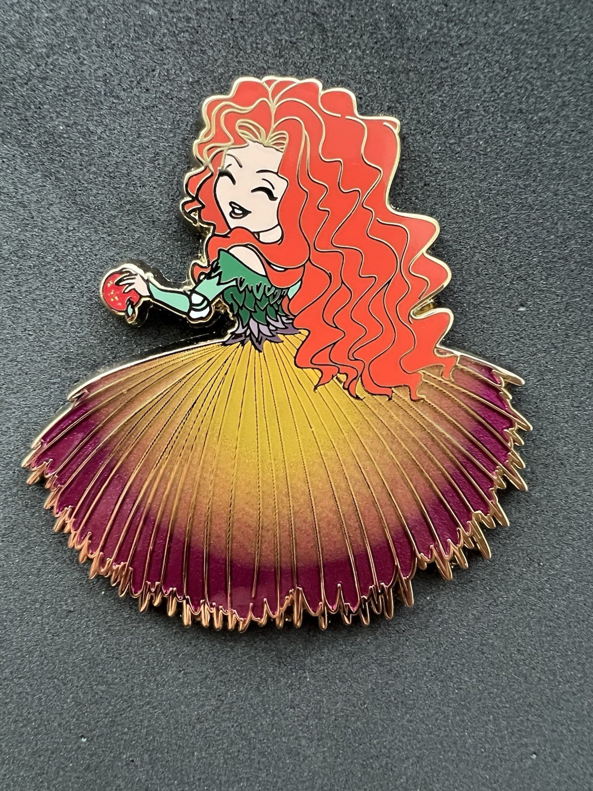 Disney FANTASY Pin - Merida LE 50 - Petal Princesses Fantasy Pin Garden