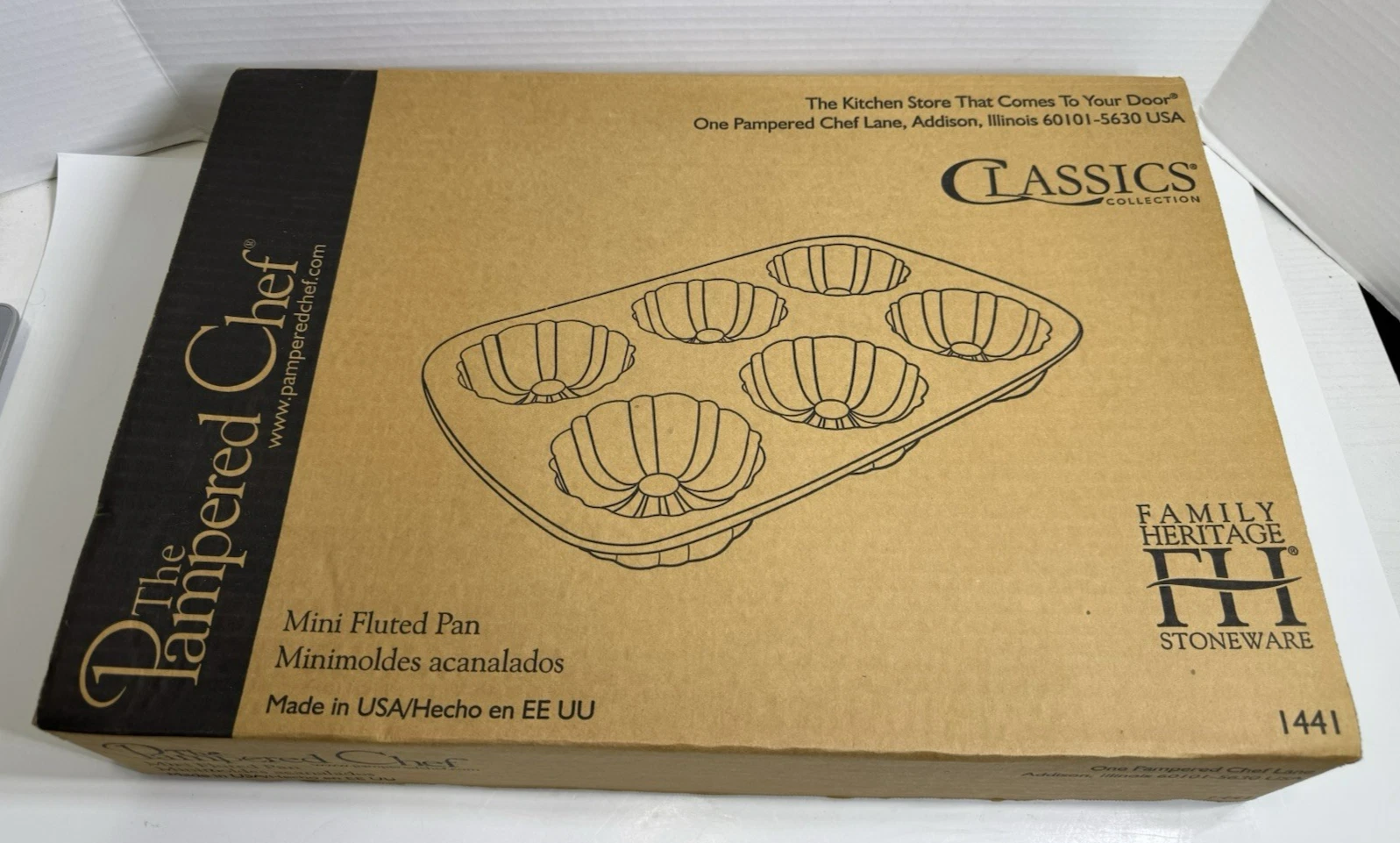 Pampered Chef Mini Fluted Pan #1441 - 6 Bundt Cakes FHC Stoneware w/ Box