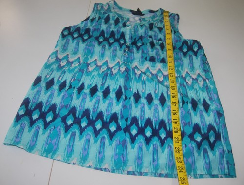 H&M Women's Blue Geometric Sleeveless Top Pockets Button Accents Size 8 - Picture 5 of 6