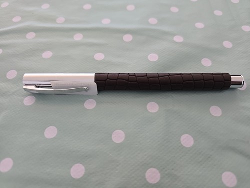 FABER-CASTELL Ambition Füllfederhalter - 3D Croco Brown - M Feder NEU