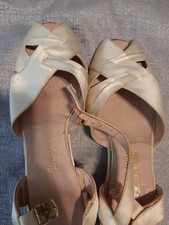 Women's 1950's vintage silk blend shoes about a modern size 7 fair condition