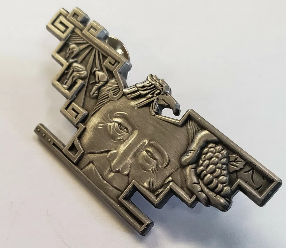 Antiguo Sombrero Pin Insignia Pájaro Huelga Azteca César Chávez Plata Tridimensional Foto 2 de 2