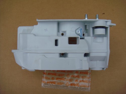 GENUINE STIHL 021 023 025 MS210 MS230 MS250 CRANKCASE HOUSING FUEL TANK W/ LINE - Picture 4 of 4