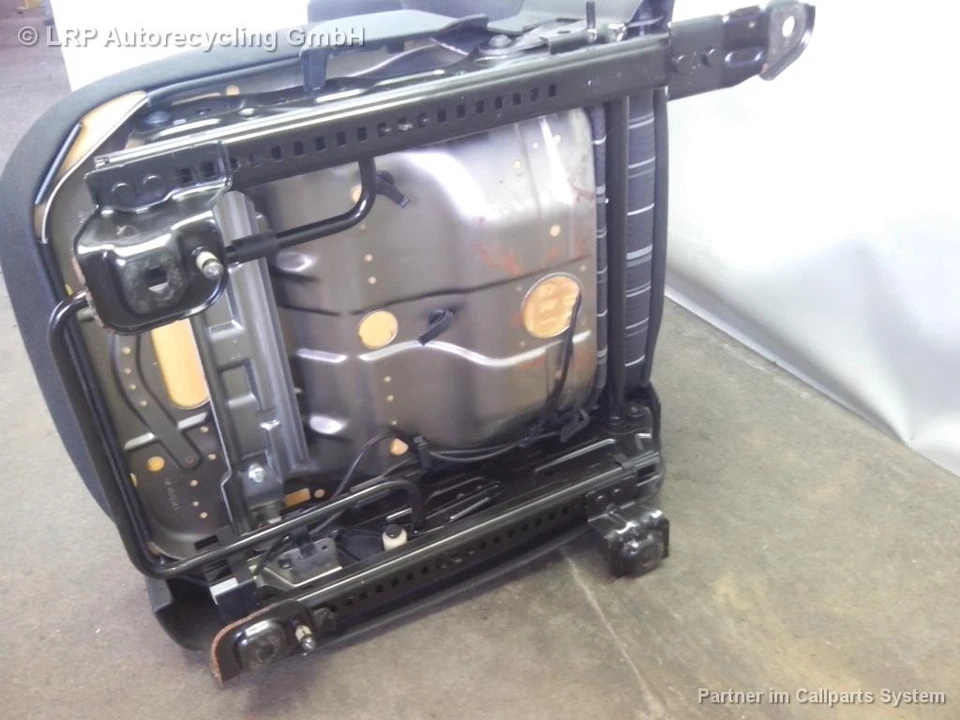 Ford Focus 2 Facelift BJ2009 Sitz Beifahrersitz vorn rechts Kombi - Bild 2 von 4