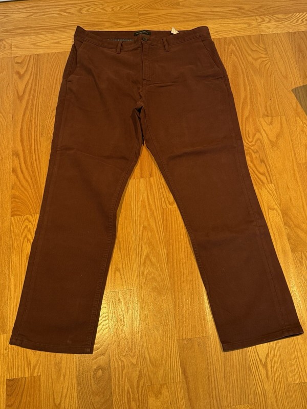 Banana Republic Mens Aiden Fit Chino Pants Burgundy Red Straight Leg Size 34x30
