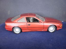 B M W  Modellauto von Maisto. .BMW 850i, Maßstab 1:18, Farbe weinrot. Gebraucht