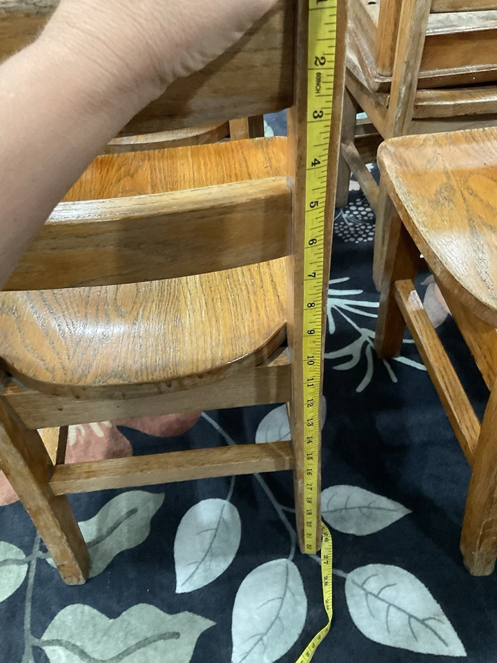 "Silla de escuela primaria infantil vintage de madera maciza de roble rústica resistente 22"" de alto" Foto 2 de 4