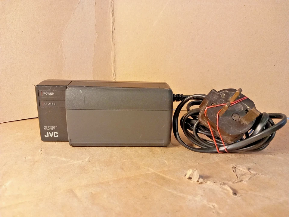 JVC AA-V5EK AC Power Adapter Camcorder Battery Charger +JVC BATTERY PACK BN-V6GU - Image 2 of 4