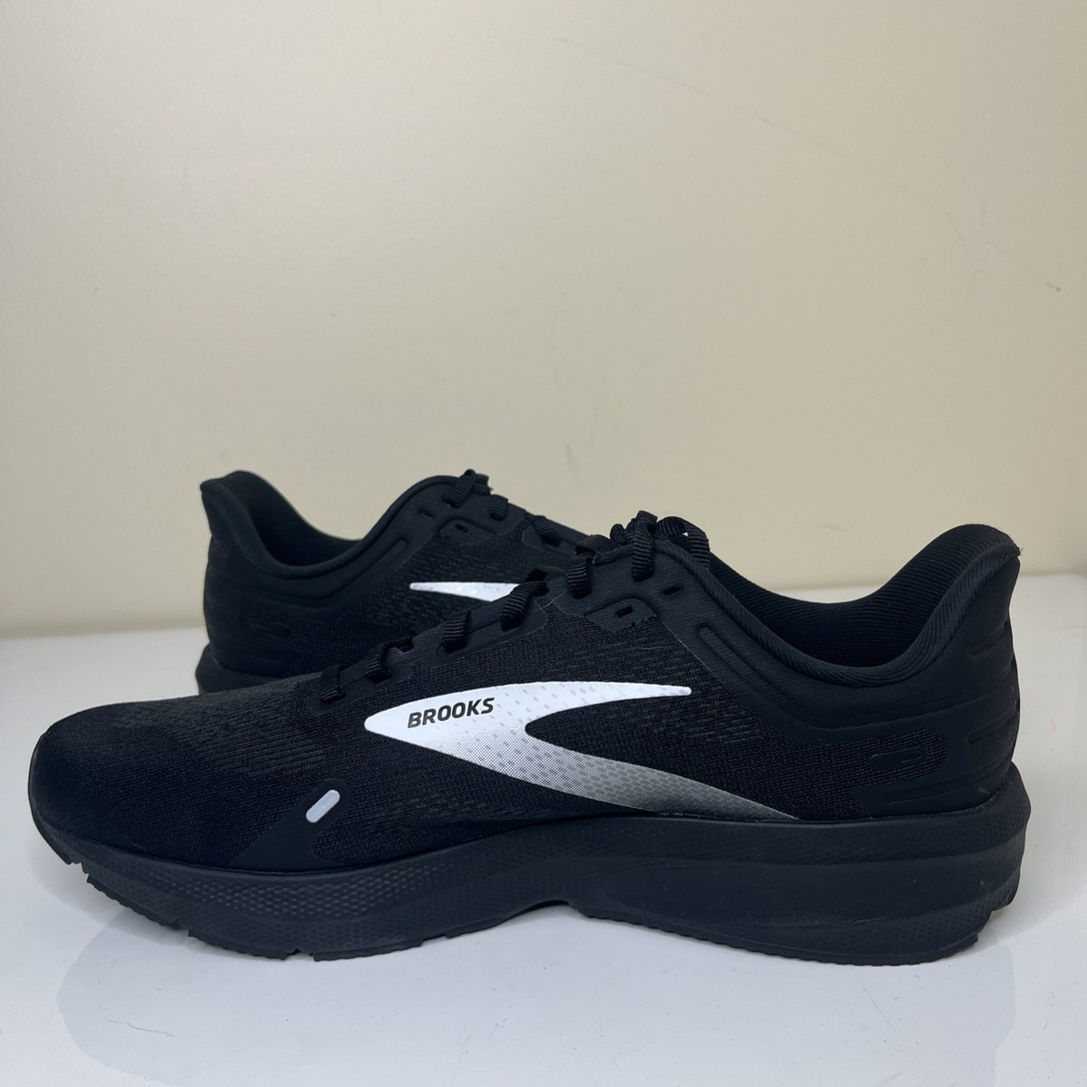 Size 13 - Brooks Launch 9 Black White for sale online | eBay