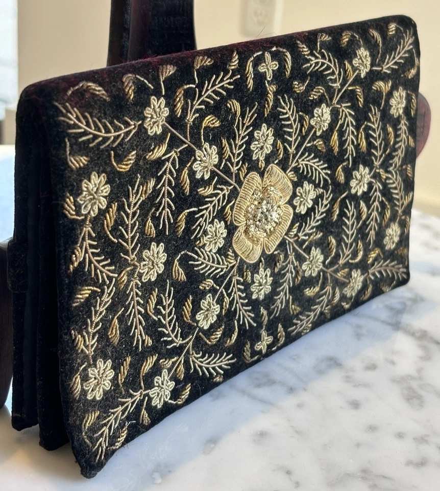 Bolso de Mano Vintage Terciopelo Negro Zardozi Oro, Nueva Delhi India, Regalos para Ella Foto 3 de 4