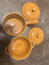 Savinio Bakeware.. Caramel Color, Excellent Condition