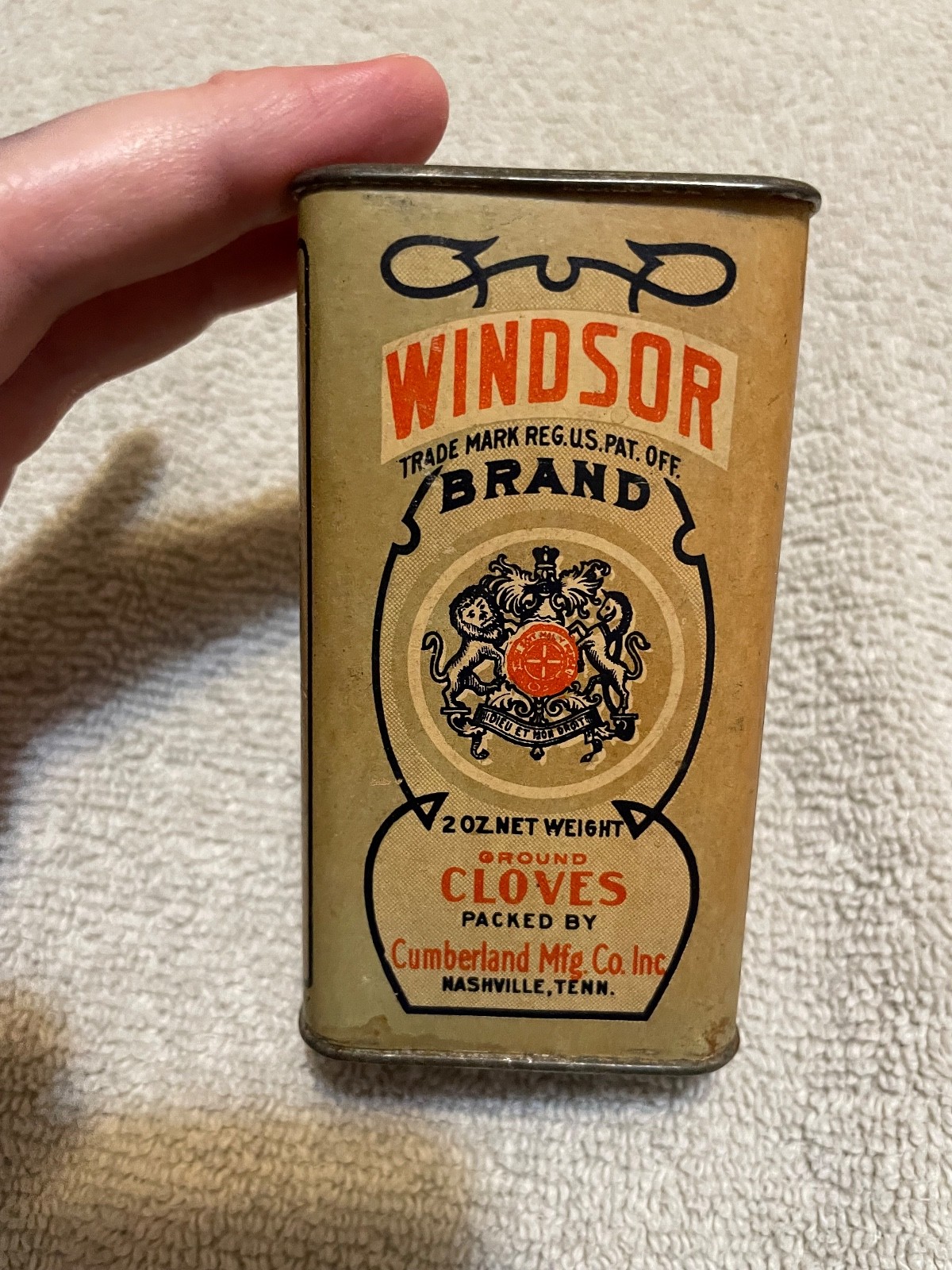 VTG  Windsor Brand Cloves Paper Body Metal Top and Base Spice Tin 2 ounces TN
