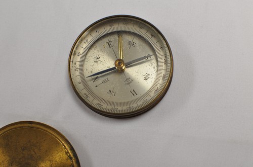 Antique Brass Pocket Compass with Locking Lever Works, Made in France - 第 3/6 張圖片