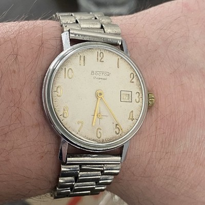 207_Vintage Watch Vostok Wostok Soviet USSR Men Mechanical Russian Men Date