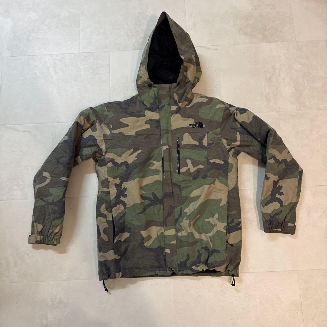 THE NORTH FACE Men's Camouflage Hooded Puffer Jacket Used