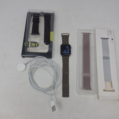 Apple Watch, 7000 Series, 42mm 2 Extra Bands. Works Great 