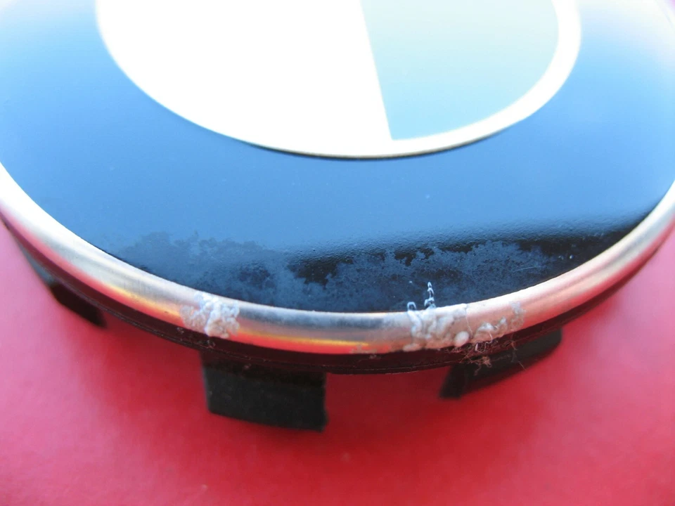 BMW 3 6 7 X5 X6 X7 SERIE Z4 (1) TAPACUBOS TAPACUBOS TAPA CENTRAL ENCHUFE USADO #684 Foto 2 de 3