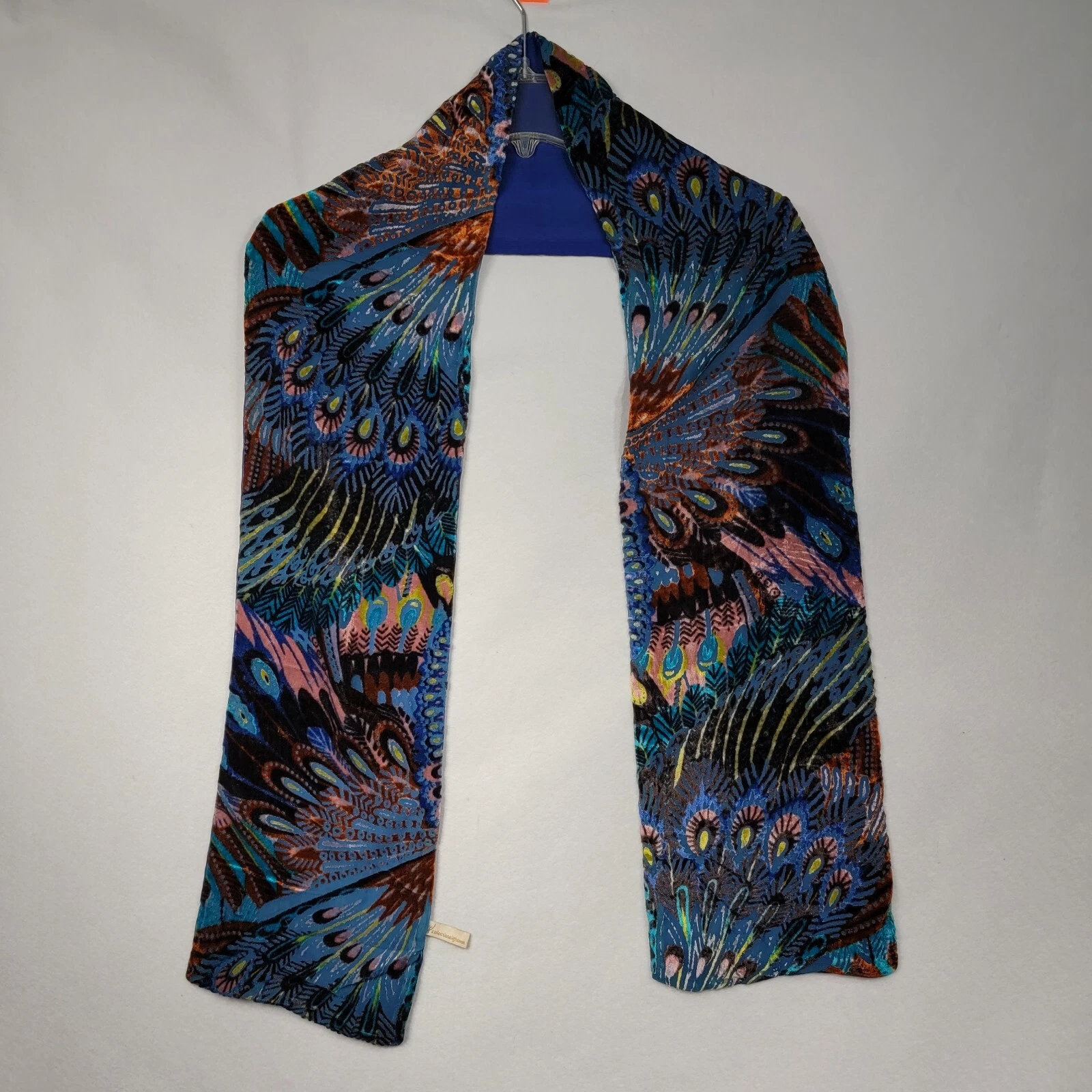 18 Collection Eighteen Scarf Womans One Size Multicolor Peacock Feathers Lined