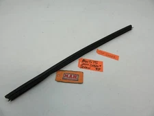 RIGHT PASSENGER FRONT INNER INSIDE SIDE DOOR PANEL MOLDING GLASS WINDOW SEAL RF