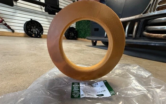 (1) Genuine Jaguar Spring Upper Insulator MMD3565AA - Image 2 of 4