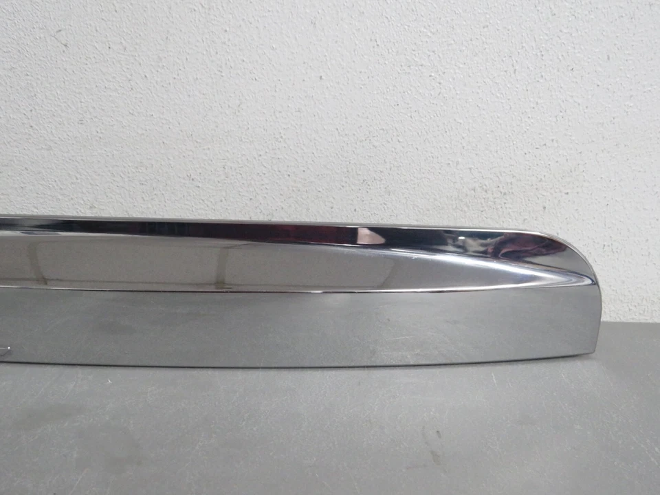 2011 2012 2013 2014 LINCOLN NAVIGATOR REAR HATCH LIGHT TRIM Foto 3 de 4