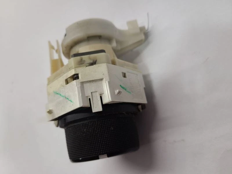 Pontiac Vibe 2009 2010 ventilación de control de temperatura 19204132 Foto 3 de 4