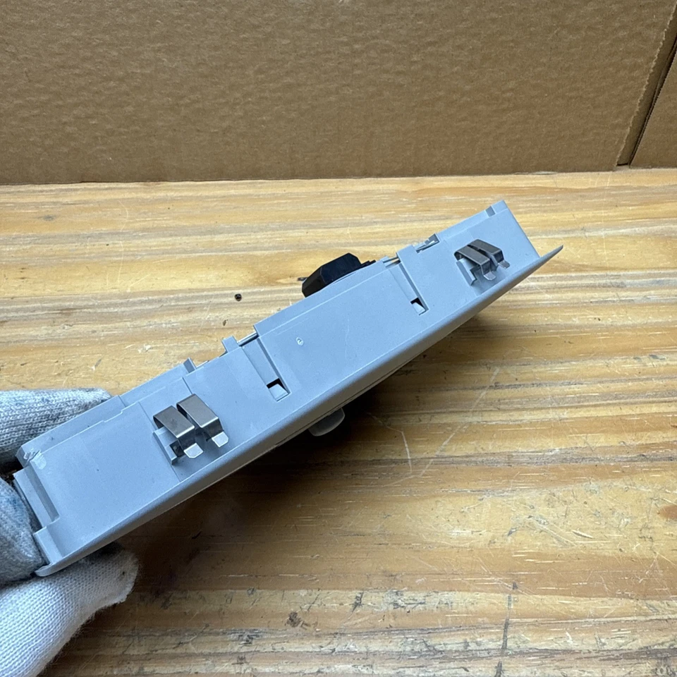 2008-2015 Mitsubishi Lancer Outlander Overhead Console Dome Light Sunroof Switch - Image 4 of 4