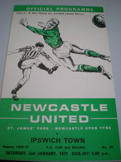 NEWCASTLE UNITED v IPSWICH TOWN 20th DECEMBER 1969 NO WRITING/STAPLES VGC.