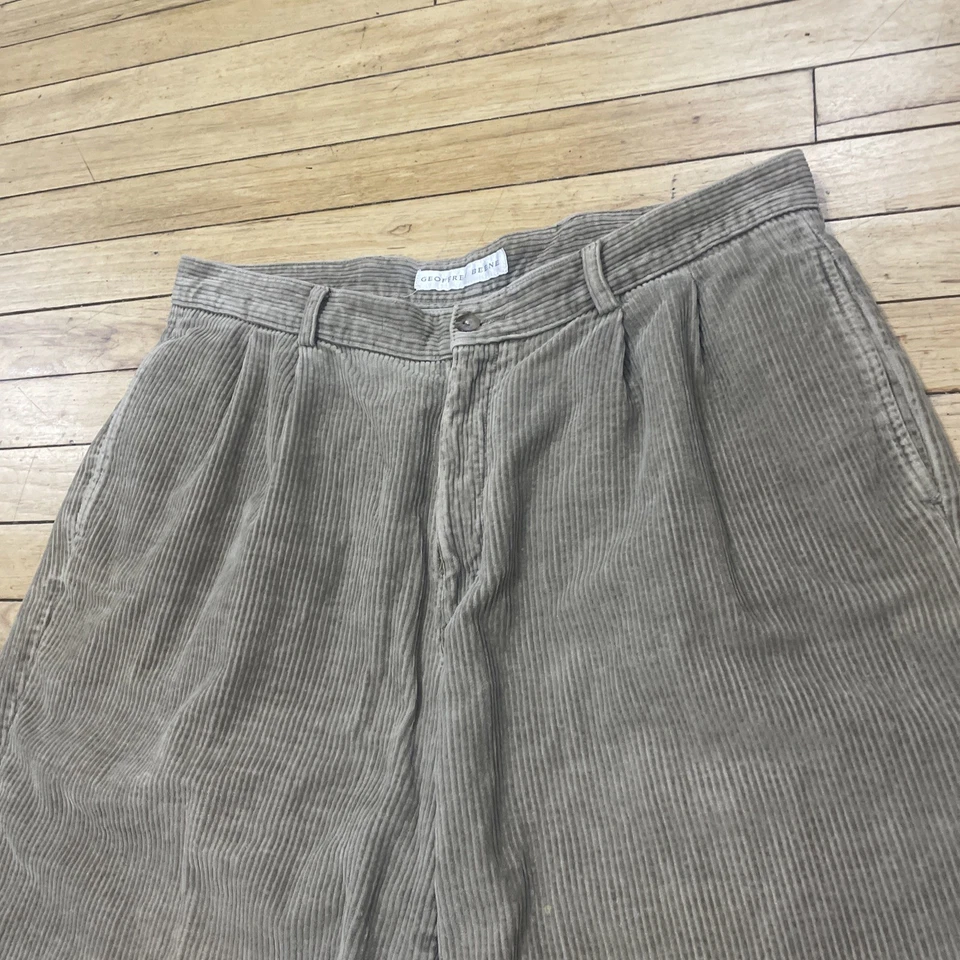 Vtg 90s Geoffrey Beene Corduroy Shorts 34x13 Mod Brown Pleat Sk8 RARE Baggy Y2k - Image 4 of 4