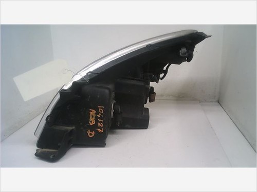 Phare droit occasion TOYOTA COROLLA VERSO II Phase 1 - 115 D-4D - Photo 3/4