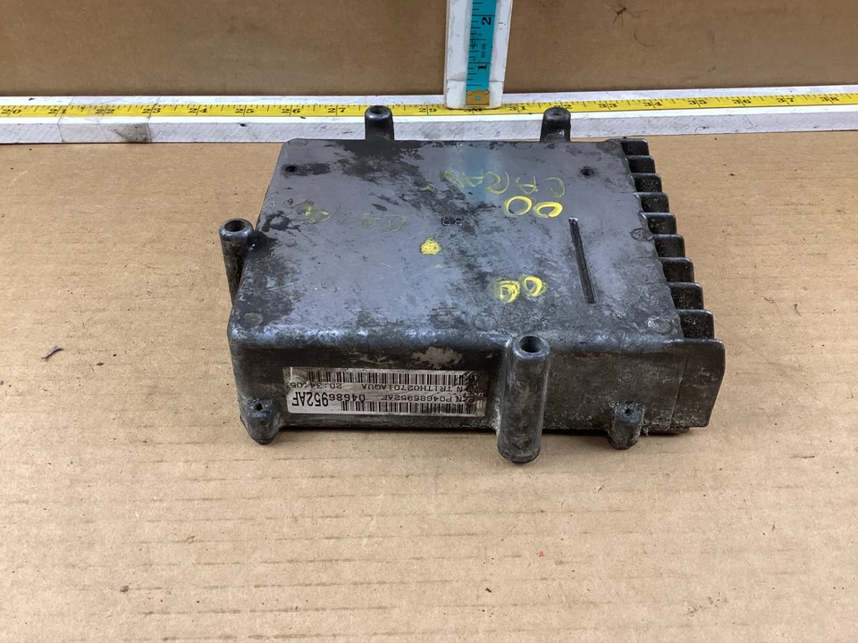Módulo de unidad de control de transmisión Dodge Caravan 2000-2001 P04686952AF OEM Foto 4 de 4