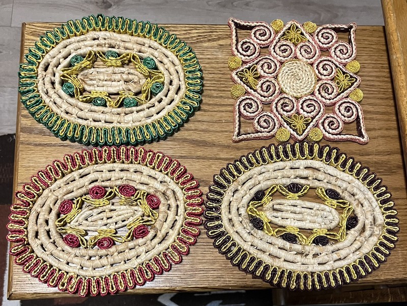Lot of 4 Vintage Hot Pad Pot Holder Woven Rattan Raffia Wicker Straw Trivets!!