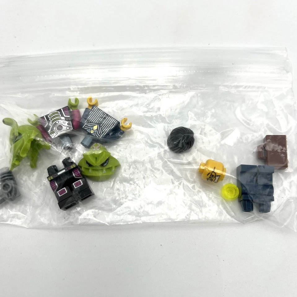 Lego Alien Conquest 7065 Mothership 7067 7049 7050 7051 7052 UFO Aliens Figures - Image 4 of 4