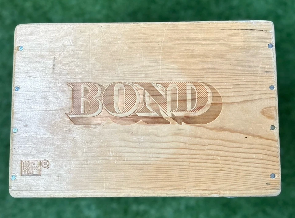 Caixa de vinho 2011 Wood Bond "Melbury" Bond Vineyard Vecina 13” x 12” x 5” - Imagem 2 de 4