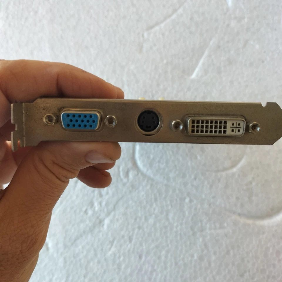 Scheda Grafica Video AGP 4/8X GDDR 128 MB 64Bit Nvidia Geforce FX-5200 PEAK - Immagine 2 di 4