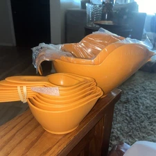 Randy Kaas Pourfect Mixing Bowls And Set Of 11 Measuring Cups Retro orange