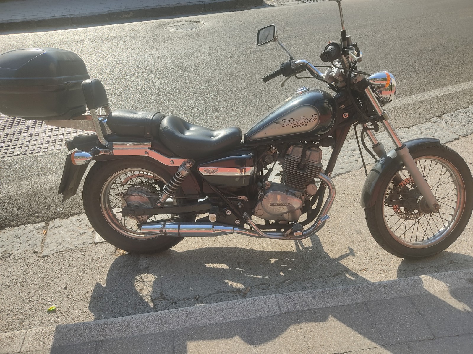 Honda Rebel 250 foto 3
