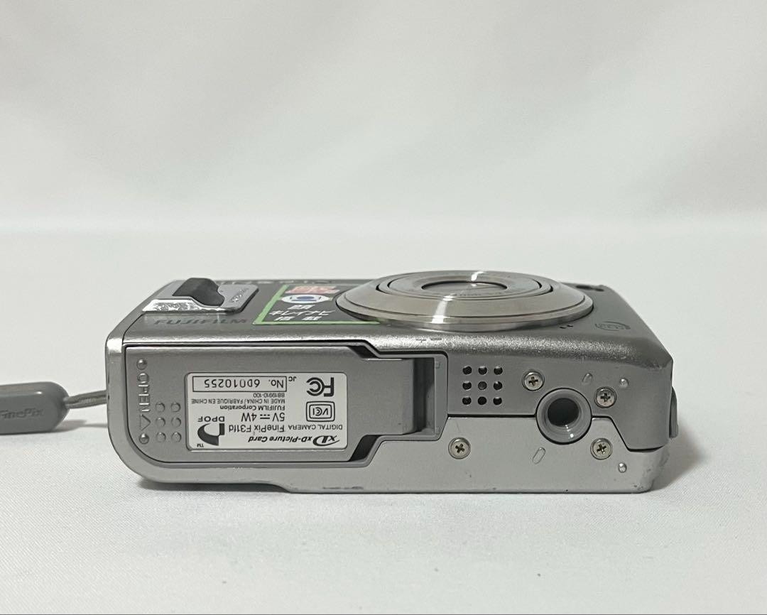 動作確認済　FUJIFILM FinePix F31fd Fujifilm FinePix F31fd Silver 6.3MP Compact Digital Camera