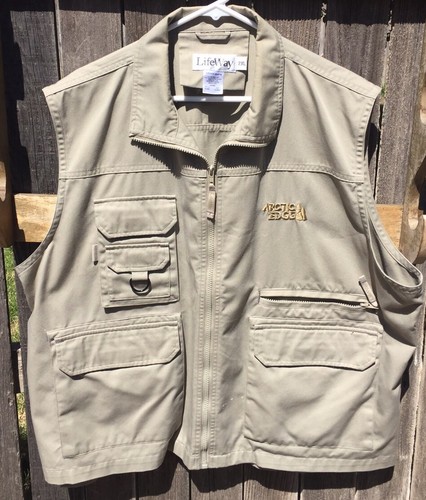 Khaki Sports Utility Fishing Vest by LifeWay in VGUC 2XL-Arctic Edge Embroidery - 第 1/9 張圖片
