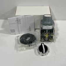 New Allen Bradley 800T-J2KA7GGKX 30mm Selector Switch 3 Position Maintained