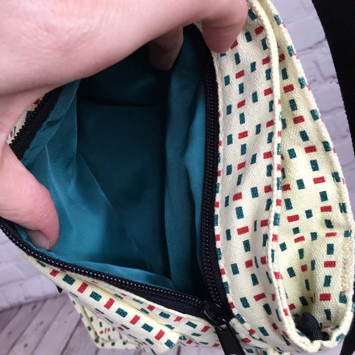 Kavu Keeper Sidewinder crossbody bag purse geometric adjustable