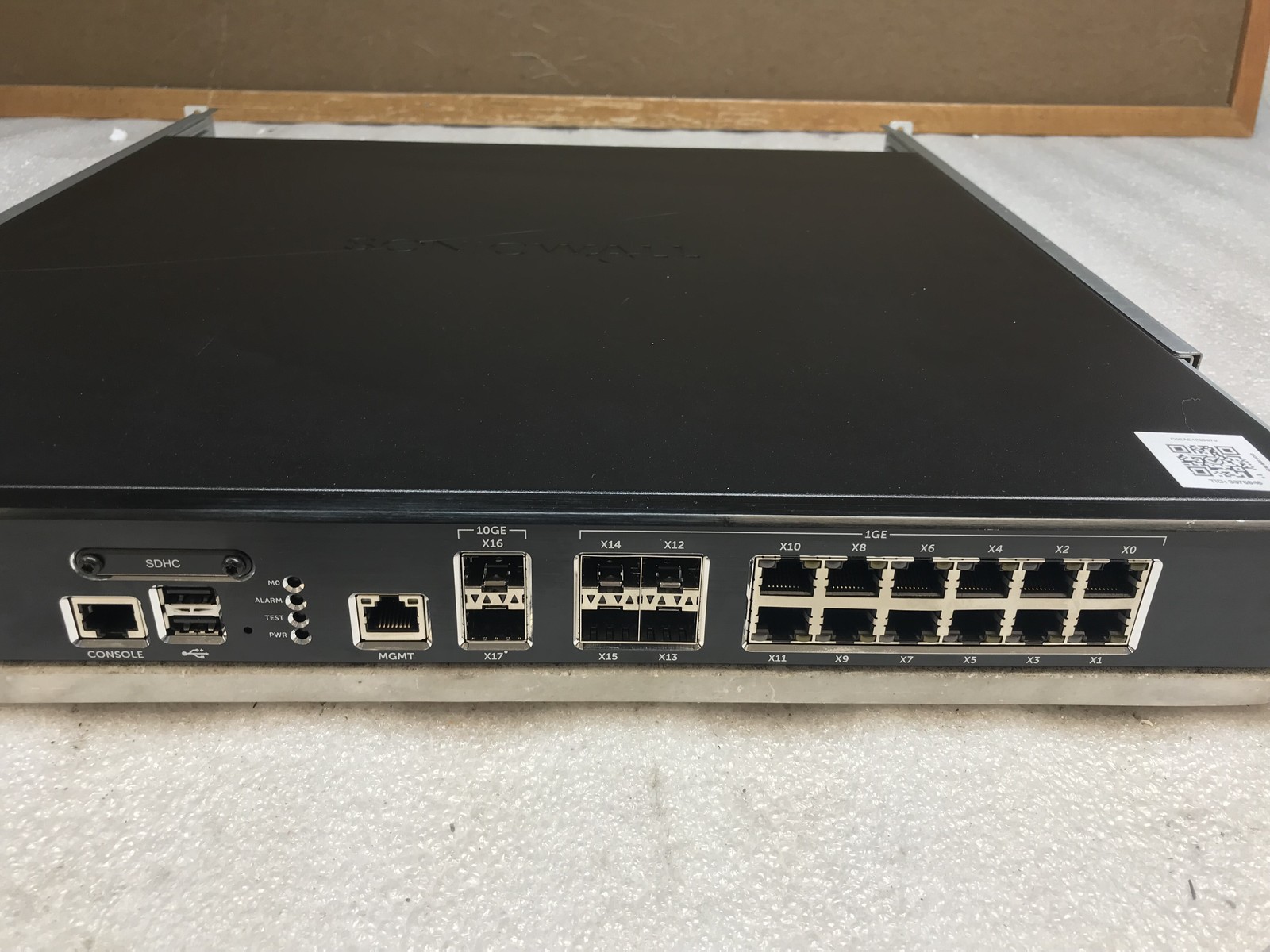 как выглядит Dell SonicWALL NSA 5600 Firewall Reset Unregistered 12xGbE 4xSFP 2x10GbE фото