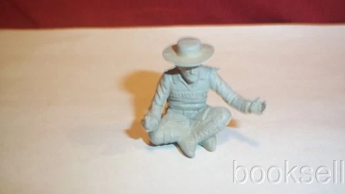 ORIGINAL 1960 MARX GUNSMOKE 54MM GRAY SP TRAPPER SITTING W/ARMS OPEN AND PIPE