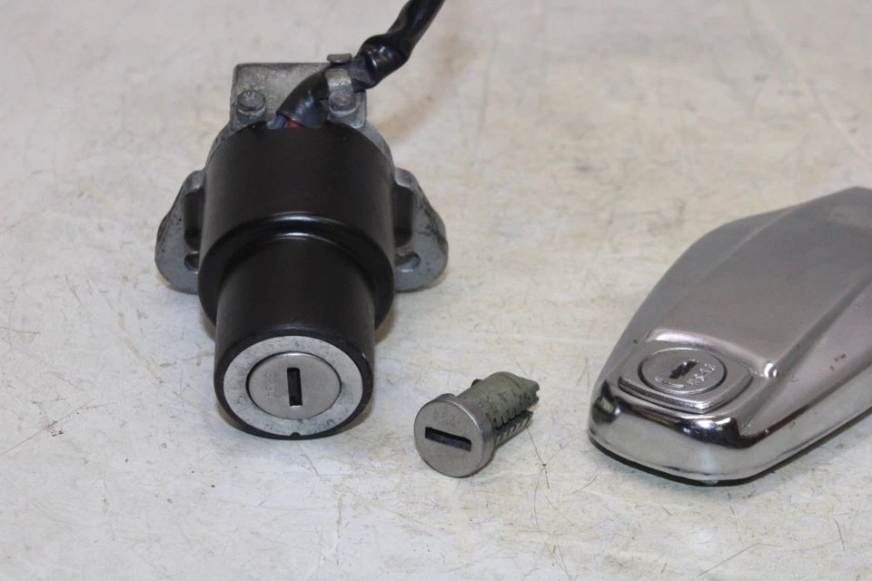 Yamaha XS850 1980 cerradura de encendido OEM (sin llave) Foto 2 de 4