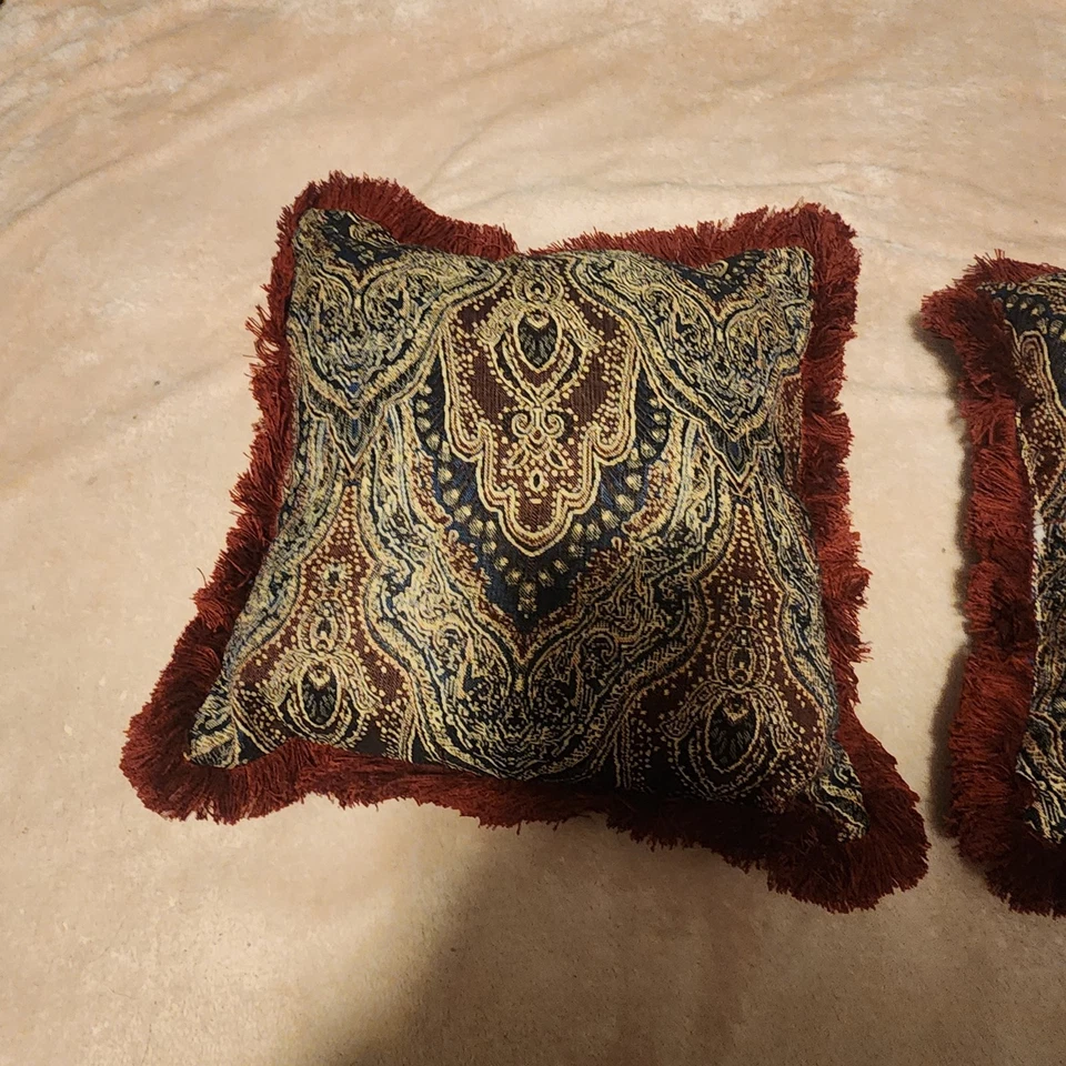 Винтажная пара декоративных 14-дюймовых подушек из гобелена темно-бордовые/синие/золотистые с бахромой - Изображение 4 из 4