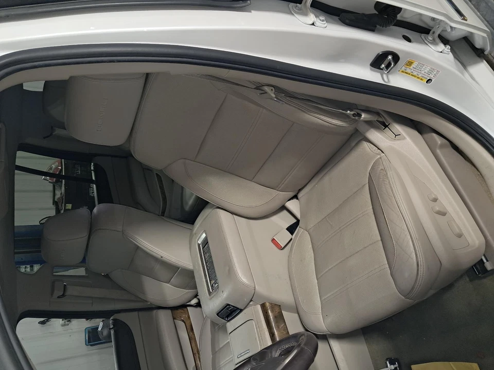 Used Front Left Seat Belt Front fits: 2016 Gmc Yukon xl 1500 bucket and bench dr Foto 2 de 4