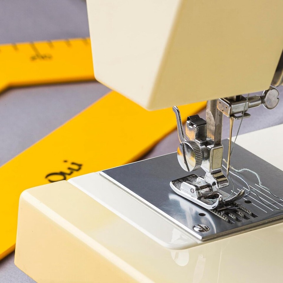 90 Count Sewing Machine Needles Universal Size 90/14 100/16 110/18