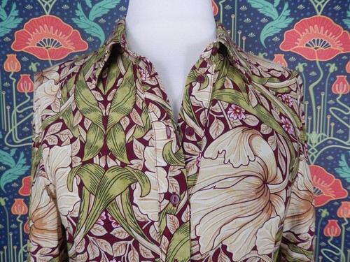 Vestido Camisa H&M William Morris & Co Art Nouveau Verde Borgoña Midi 0/2 - Imagen 2 de 5